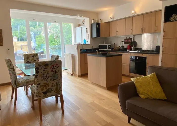 Duplex House Walk To Town